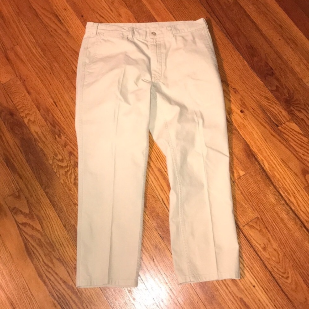 Patagonia very nice capris size 32 but USA 10